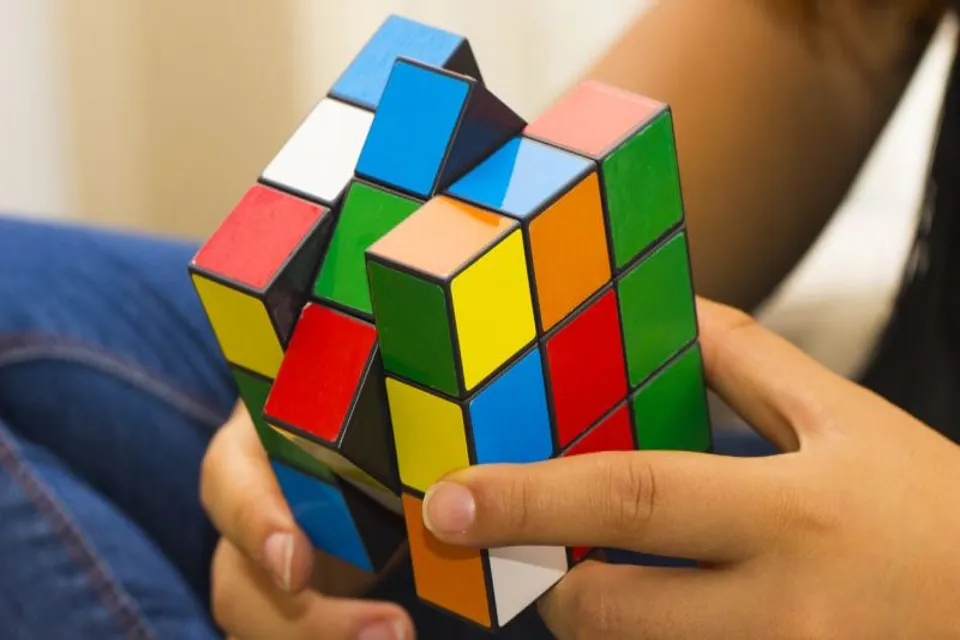 Rubik Küpü Matematik Strateji ve Zihin Egzersizi